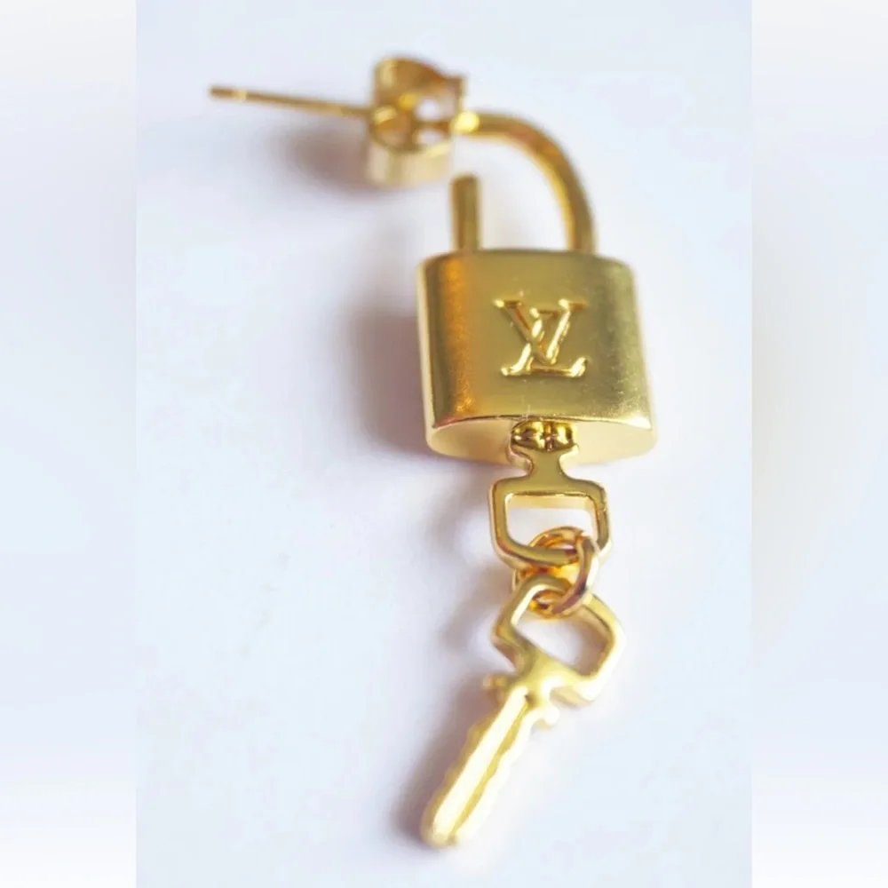 Beautiful authentic LV earrings - Picture 15 of 16